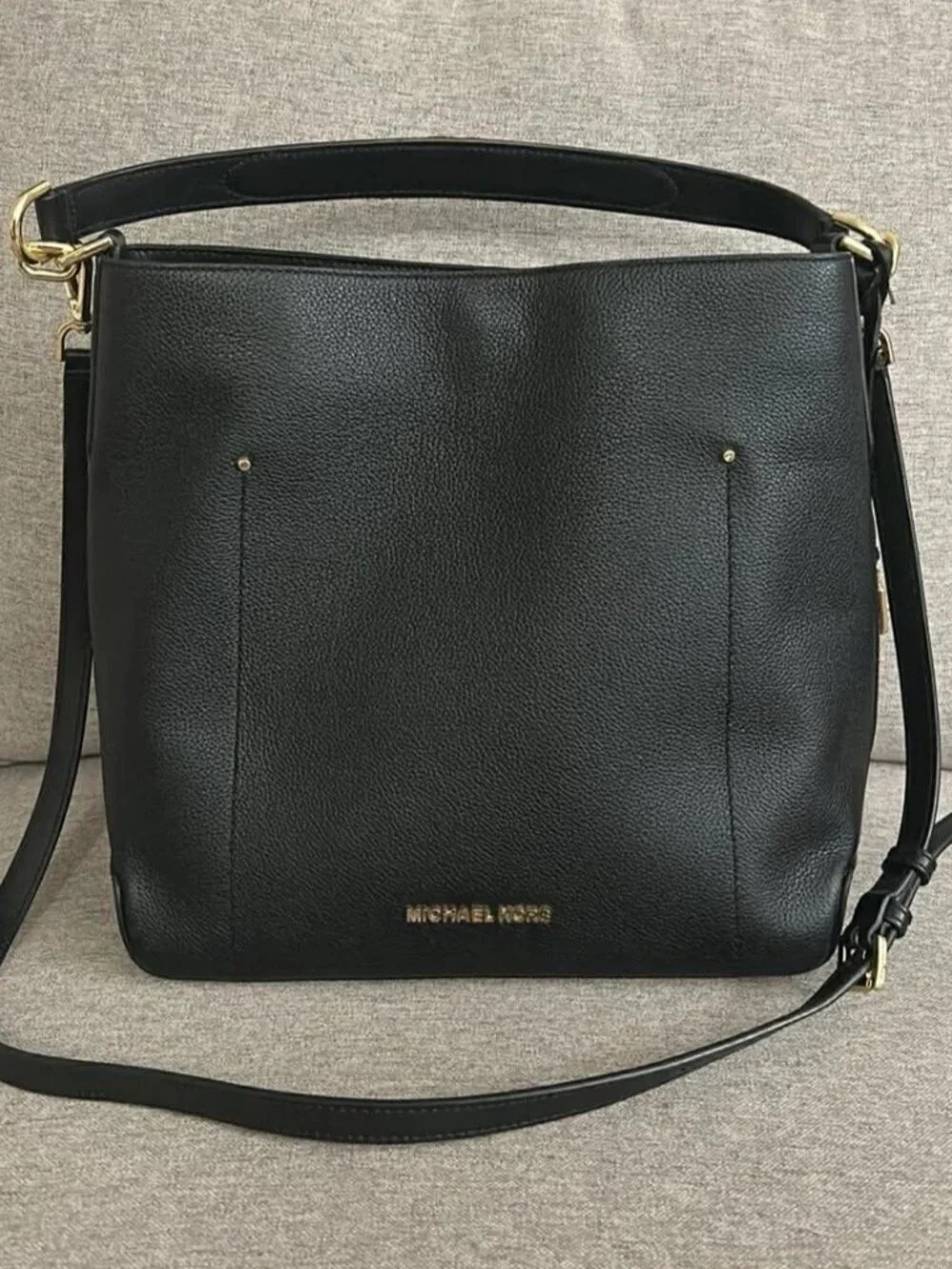Michael Kors Black Hayes Leather Bucket Shoulder / Crossbody Bag